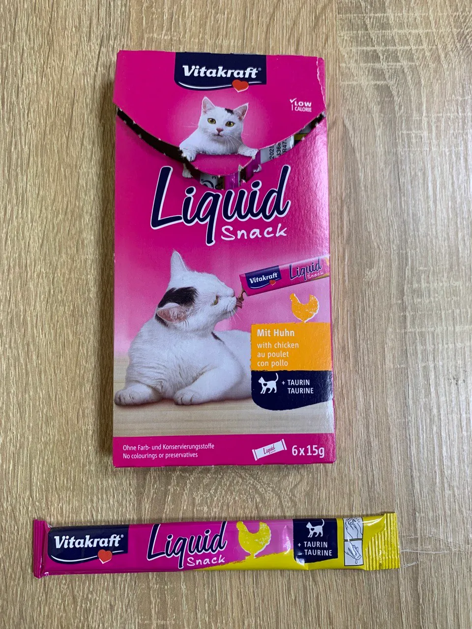 Vitakraft Liquid Snack Chicken & Taurine курка & таурин, кремові ласощі для котів 6*15г
