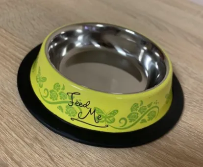 m100 Миска металева "Feed Me" зелена 12см*200мл на резинці