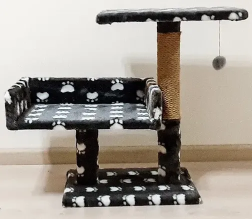 Кігтеточка "Пухнастики" з диваном 2-х пов. (джут) сіра з лапками 30*38*50см