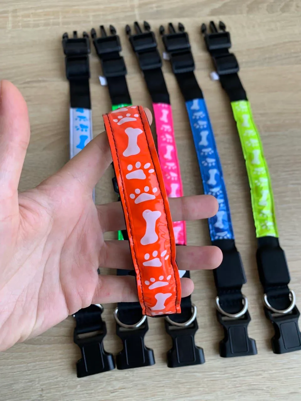 Нашийник LED плівка КІСТОЧКА S (2,5см/35-43см)