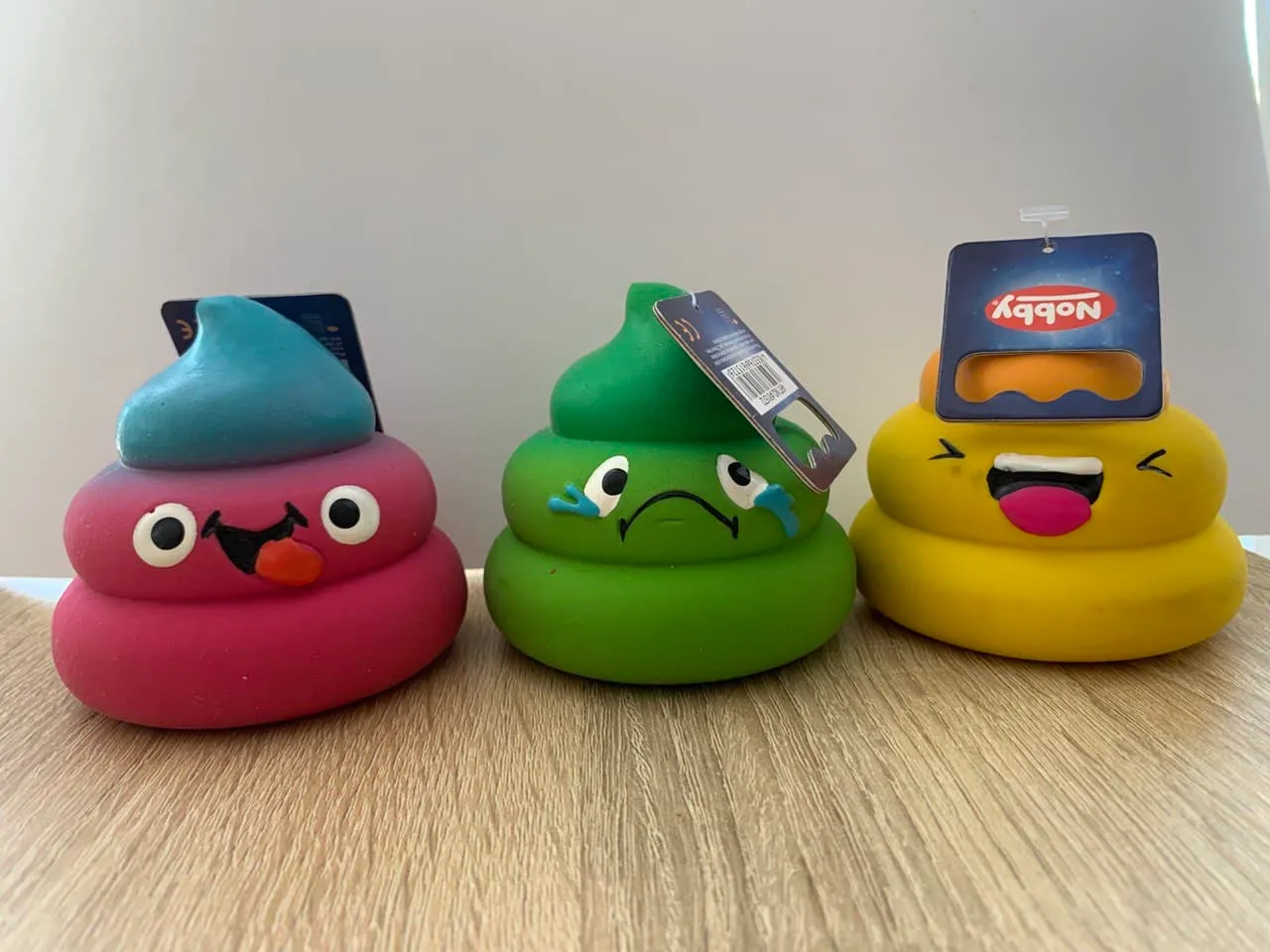Н 61572 Іграшка для собак латекс "Emotion Poops" 8см