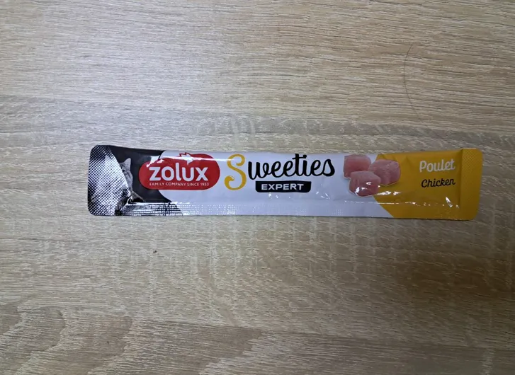 Zolux Sweeties Кремові ласощі для котів з куркою 14г 4847