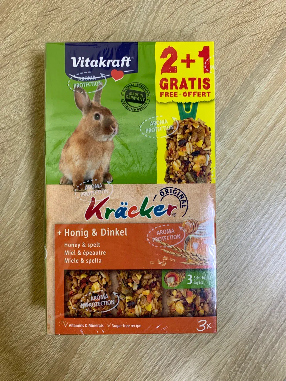 Ласощі для кроликів Vitakraft Kracker Мед та спельта 2+1 100г