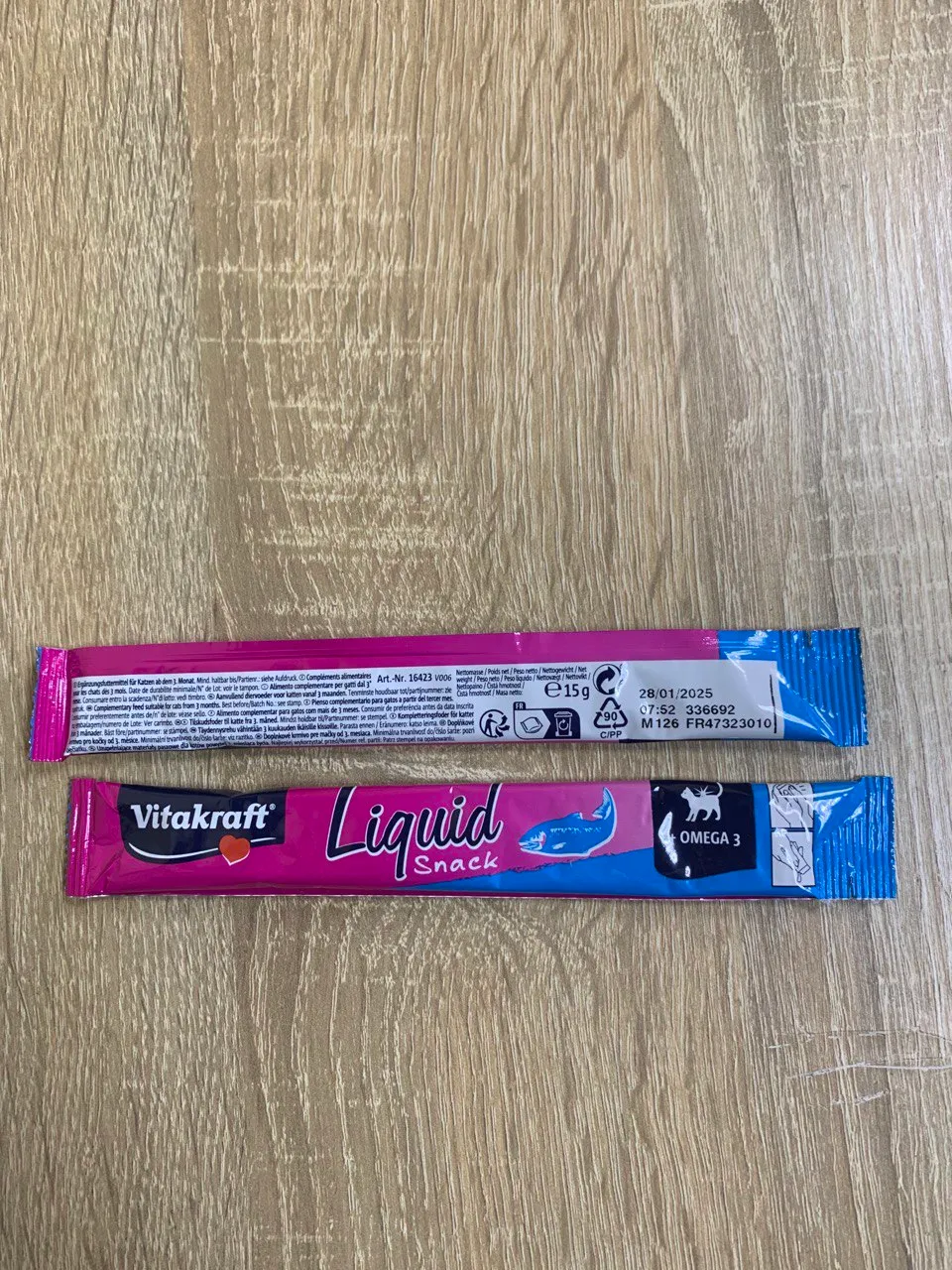 Vitakraft Liquid Snack Salmon+Omega3 лосось+омега3, кремові ласощі для котів 6*15г