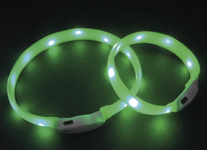 77024 Нашийник Nobby Starlight Visible LED М d25*55см зелений
