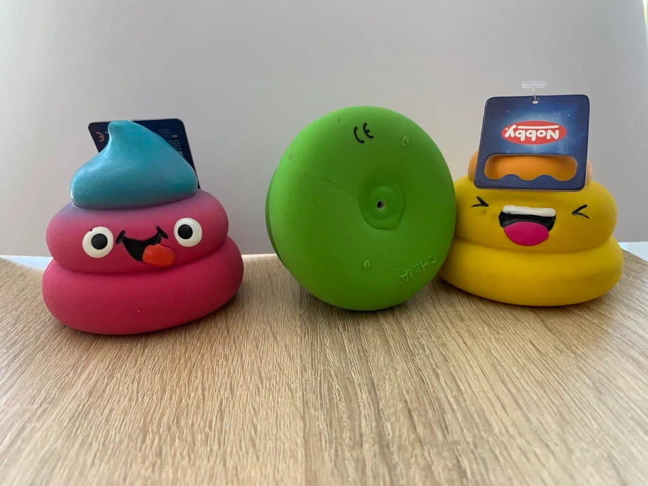 Н 61572 Іграшка для собак латекс "Emotion Poops" 8см