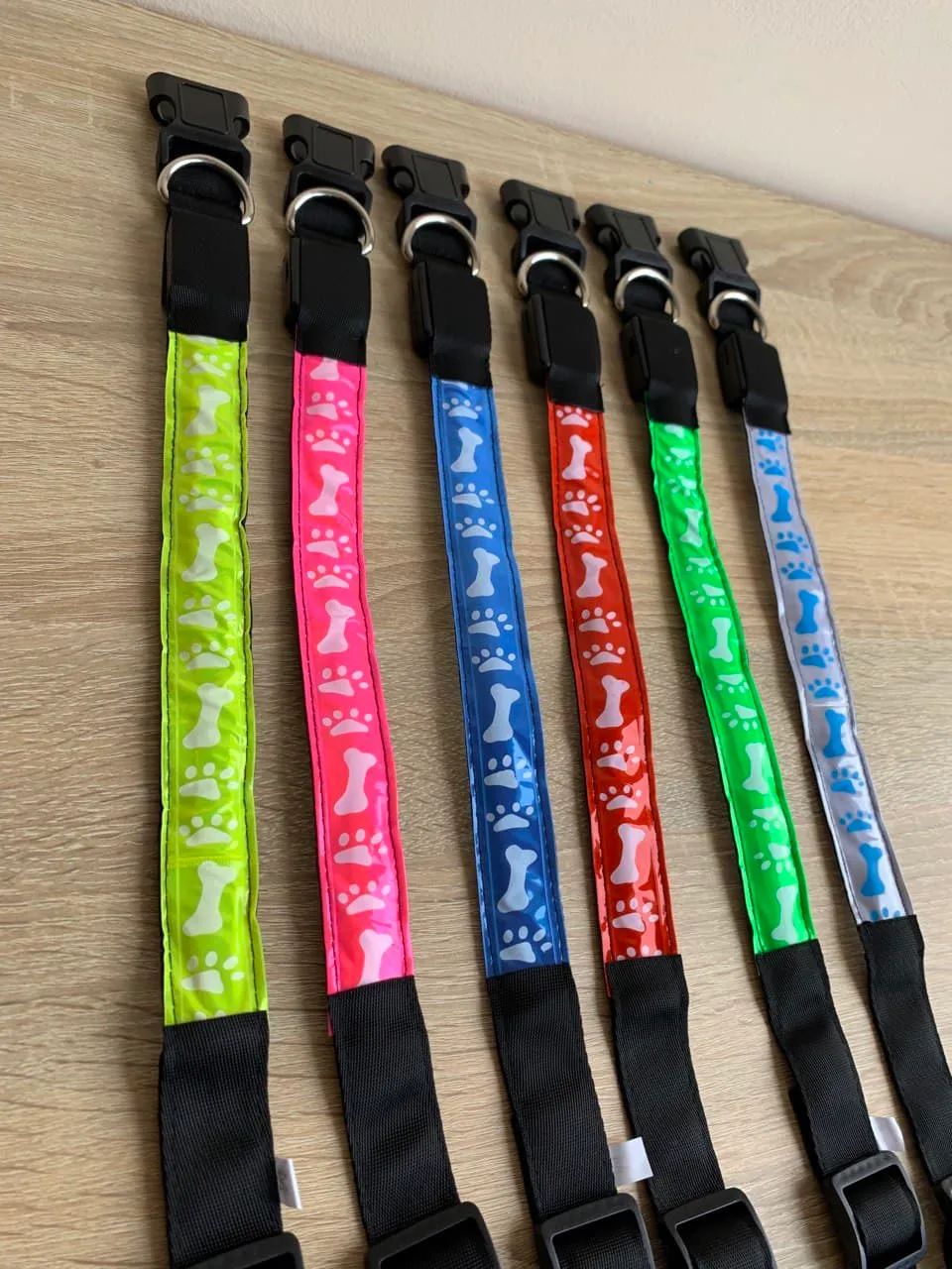 Нашийник LED плівка КІСТОЧКА M (2,5см/40-48см)