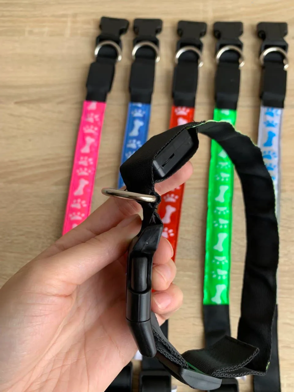 Нашийник LED плівка КІСТОЧКА M (2,5см/40-48см)