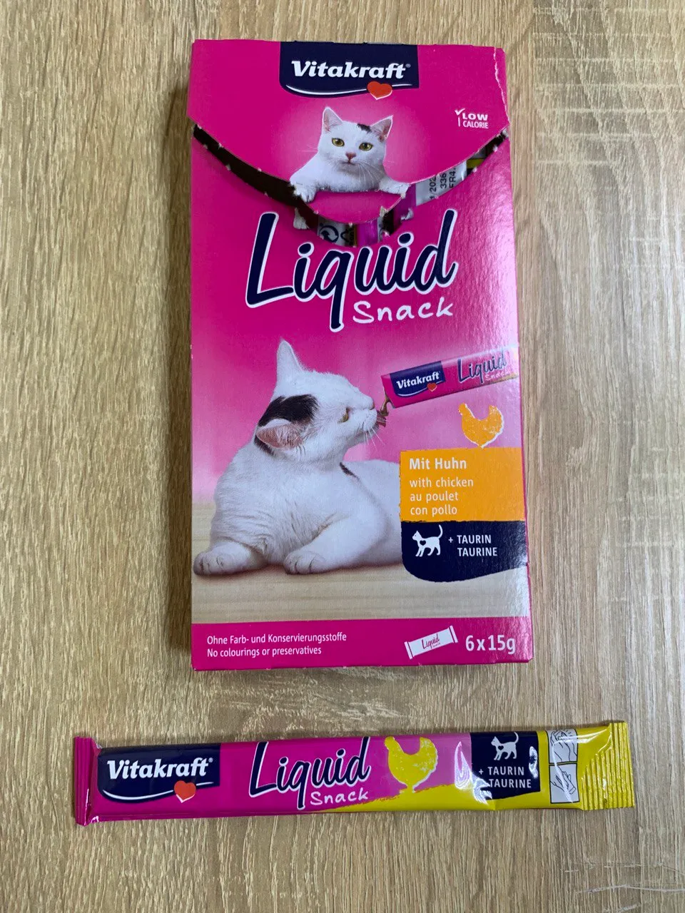 Vitakraft Liquid Snack Chicken & Taurine курка & таурин, кремові ласощі для котів 6*15г