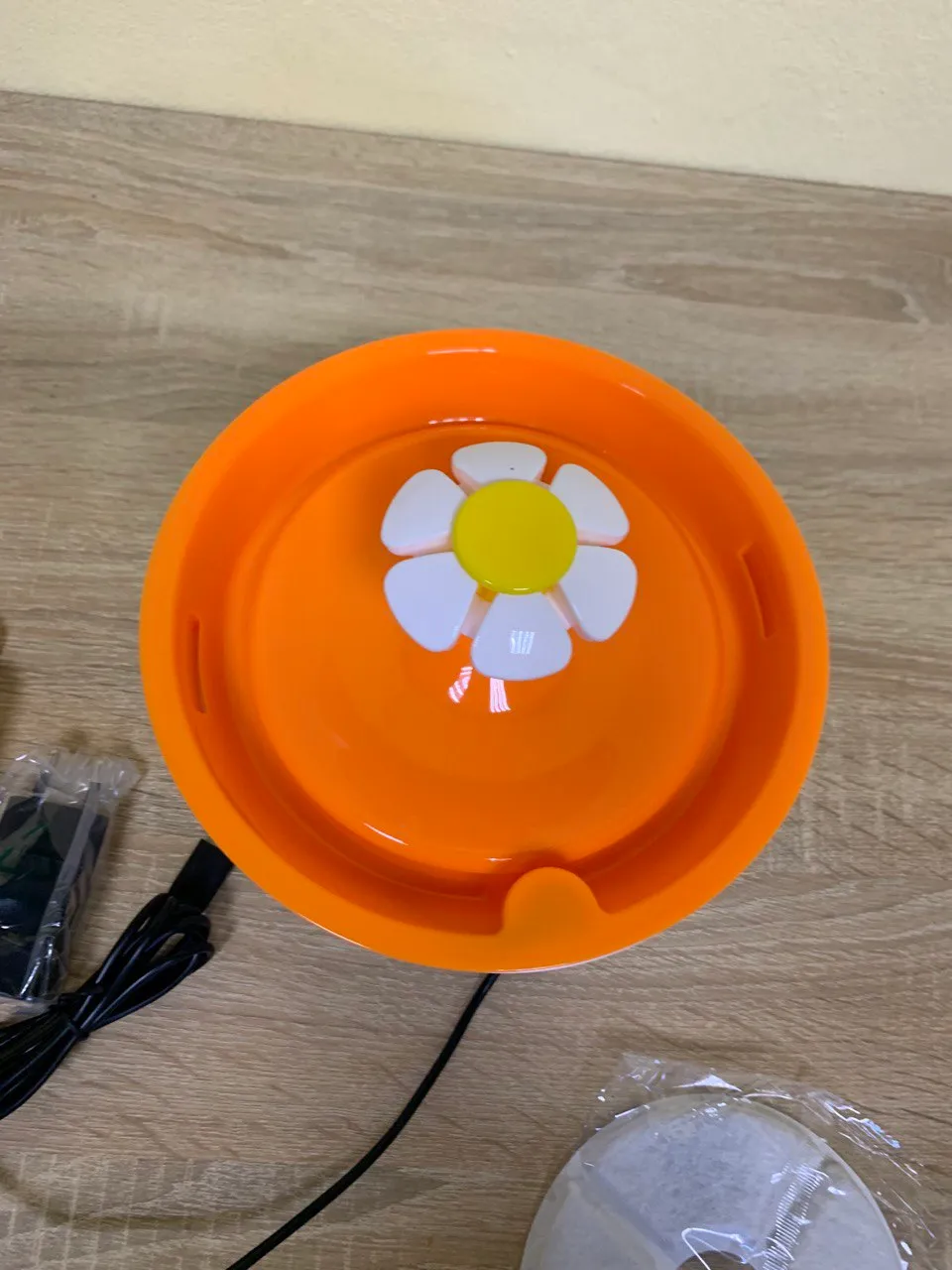 Фонтан 1,6л Small Flower 16*20*12cм помаранчевий CS0329