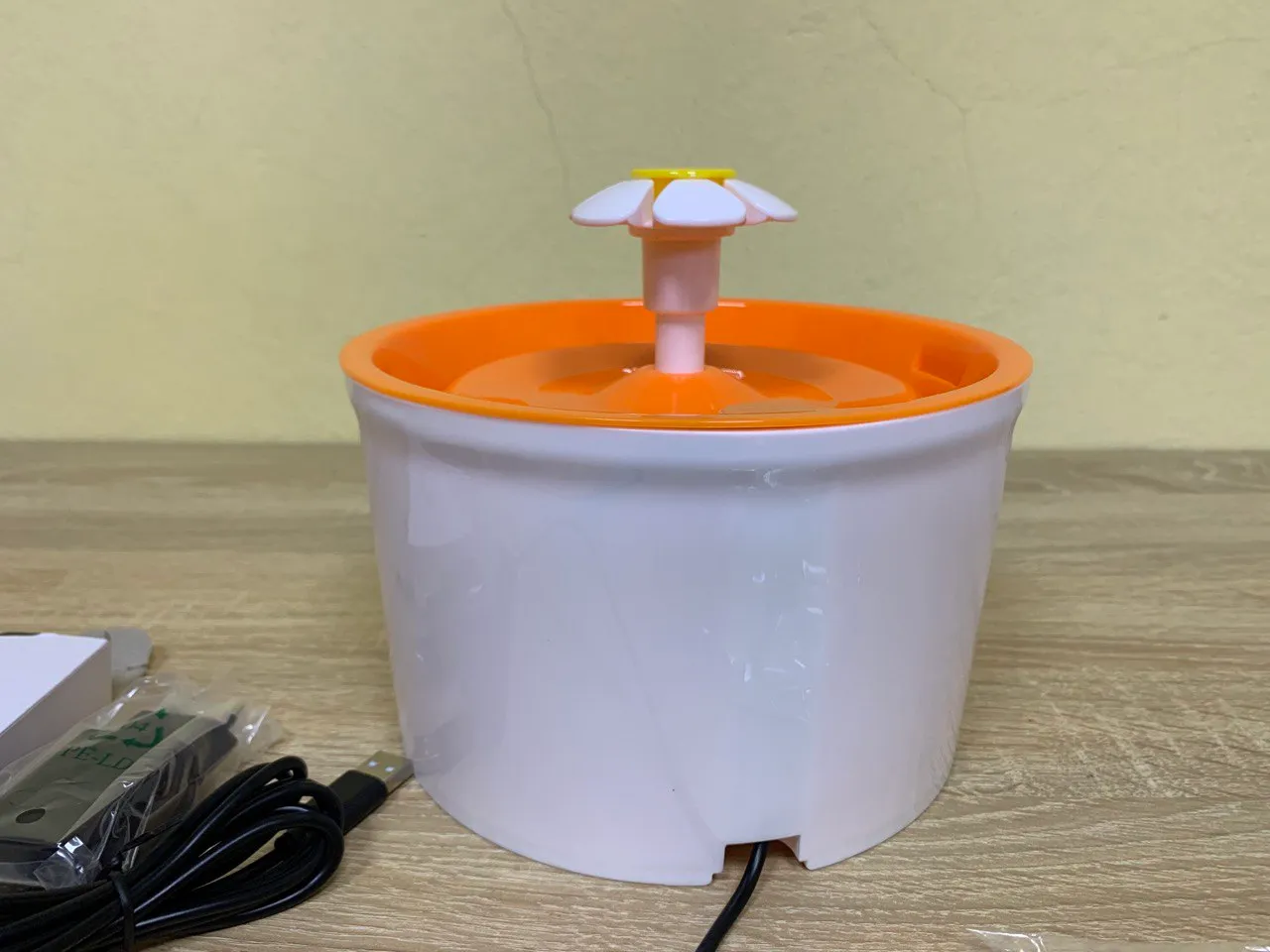 Фонтан 1,6л Small Flower 16*20*12cм помаранчевий CS0329