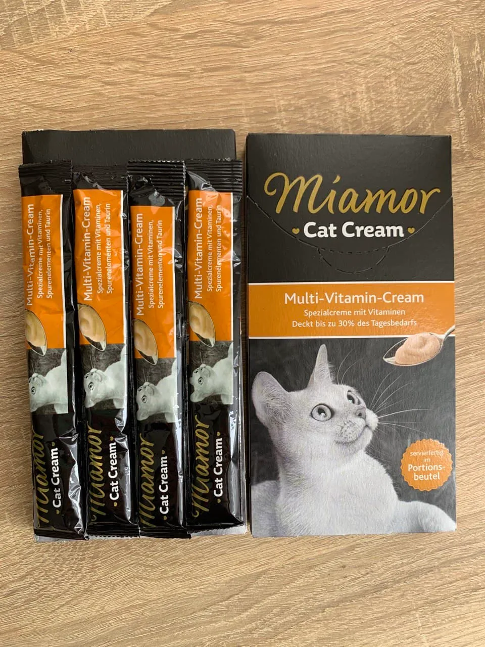 27822 Мальт-паста-крем Miamor Cat Cream мультивітамін Multi-Vitamin-Cream 1*15г