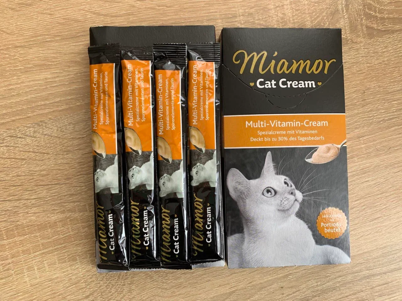 27822 Мальт-паста-крем Miamor Cat Cream мультивітамін Multi-Vitamin-Cream 1*15г